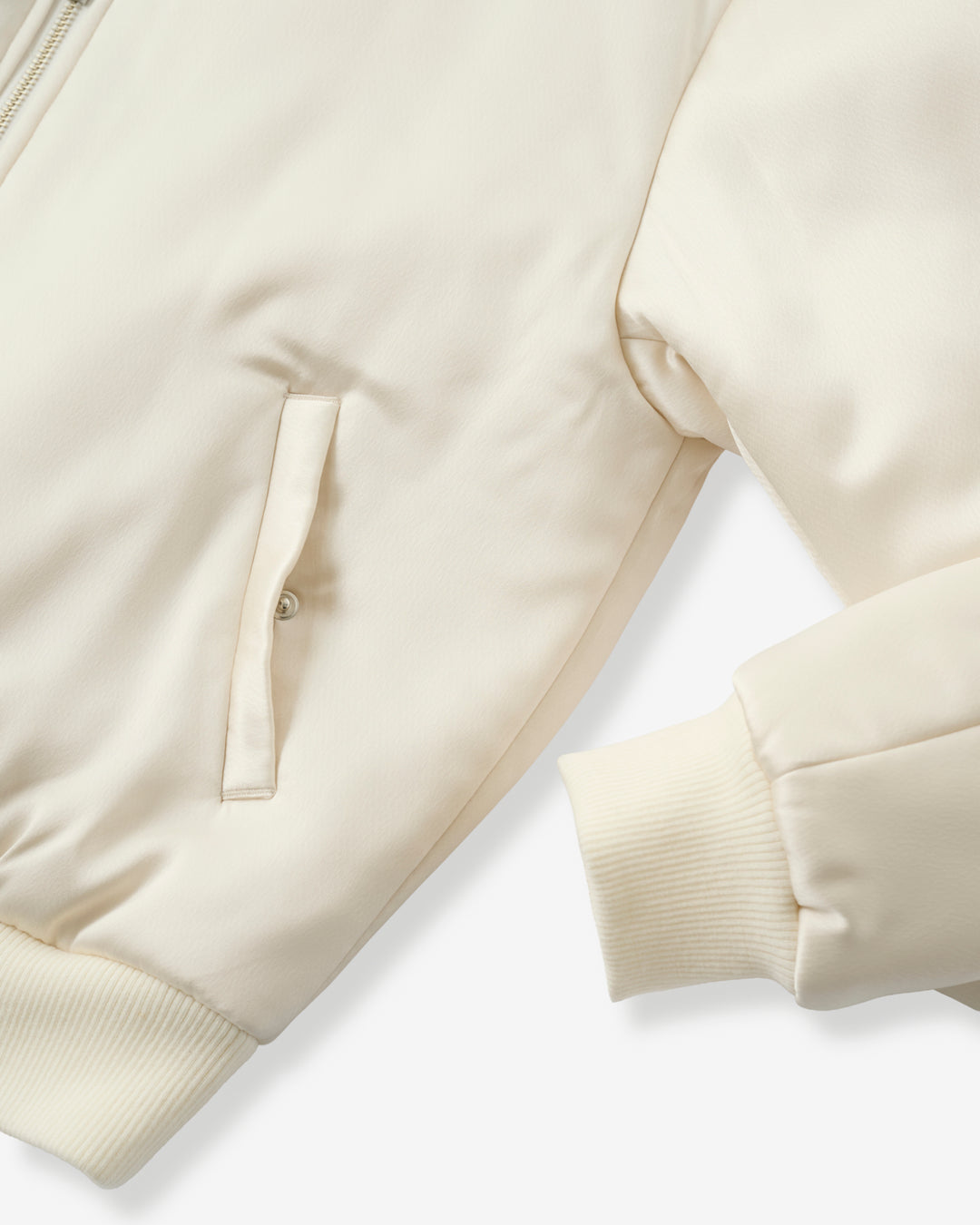 【11/4 19:00-】ace bomber jacket