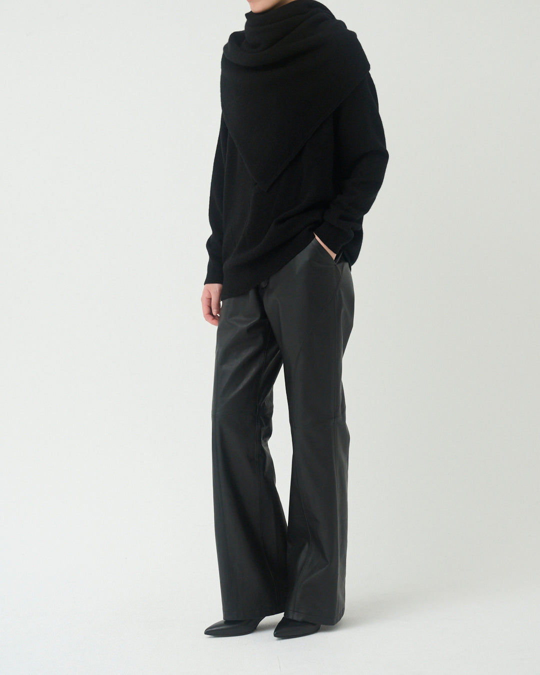 【10/21 19:00-】leather pants