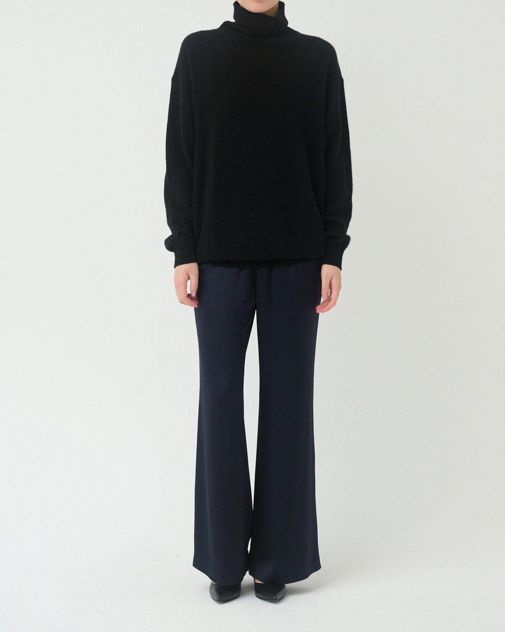 【10/21 19:00-】cashmere turtle sweater