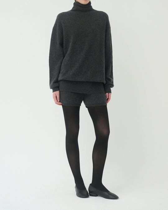 【10/21 19:00-】cashmere turtle sweater